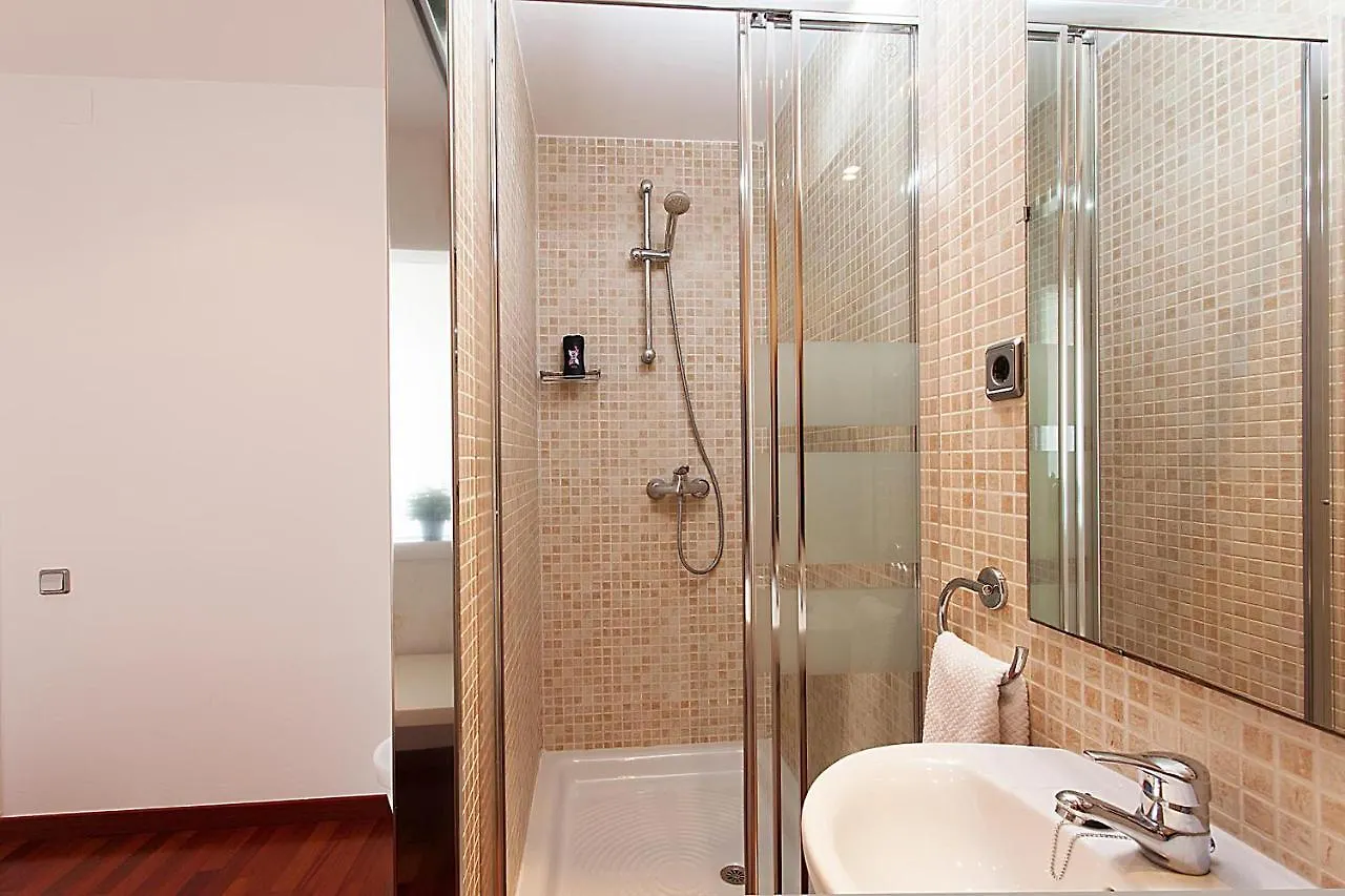 Mun21 - Mun21 - Apartment With Balcony Sagrada Familia 0*, Barcelona Spain